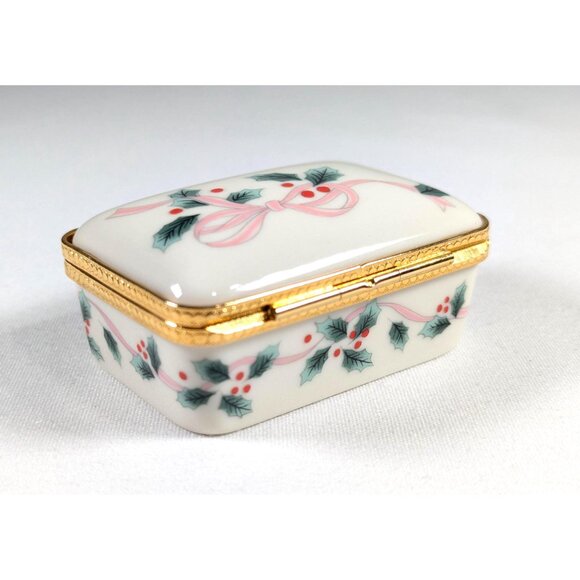Vintage MIKASA Ribbon Holly porcelain trinket box, lidded jewelry storage box - Picture 5 of 9